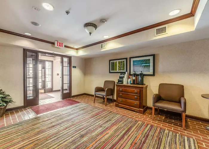 Hometowne Studios & Suites By Red Roof Charlotte - Concord