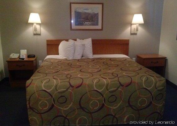 Motel Hometowne & By Red Roof Charlotte - Concord
