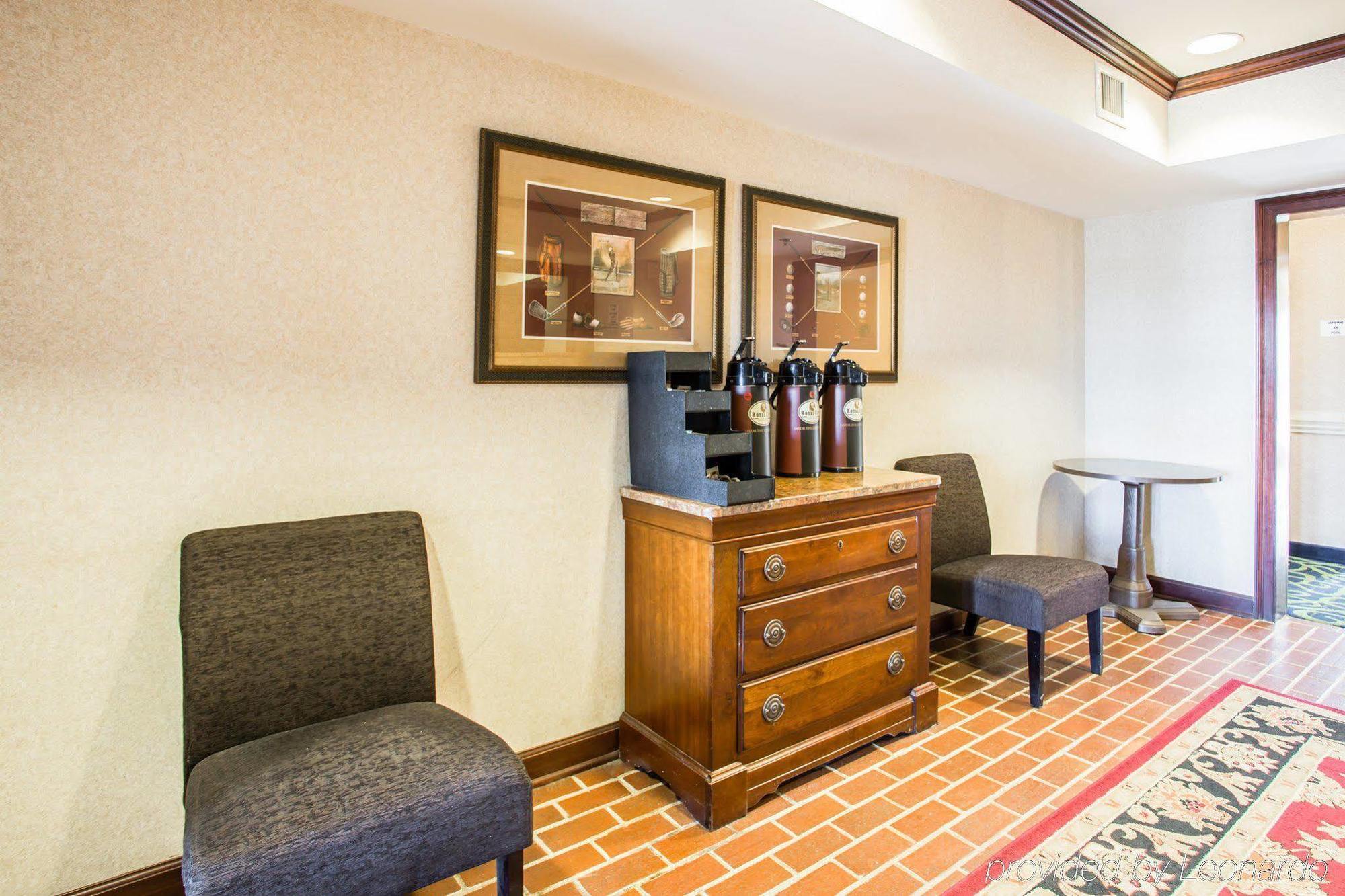 Motel Hometowne & By Red Roof Charlotte -
